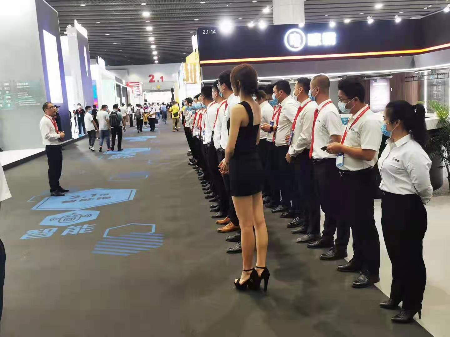 广州建博会开秀,晾霸智能晾衣机展厅人气爆棚! 广州建博会开秀,晾霸智能晾衣机展厅人气爆棚!
